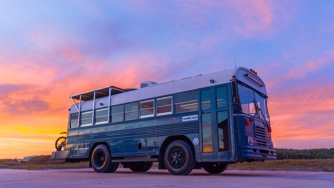 What is a solar inverter charger?